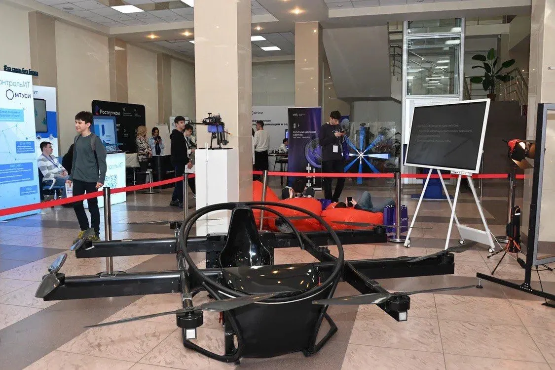 Экспериментальный летающий аппарат ховерборд